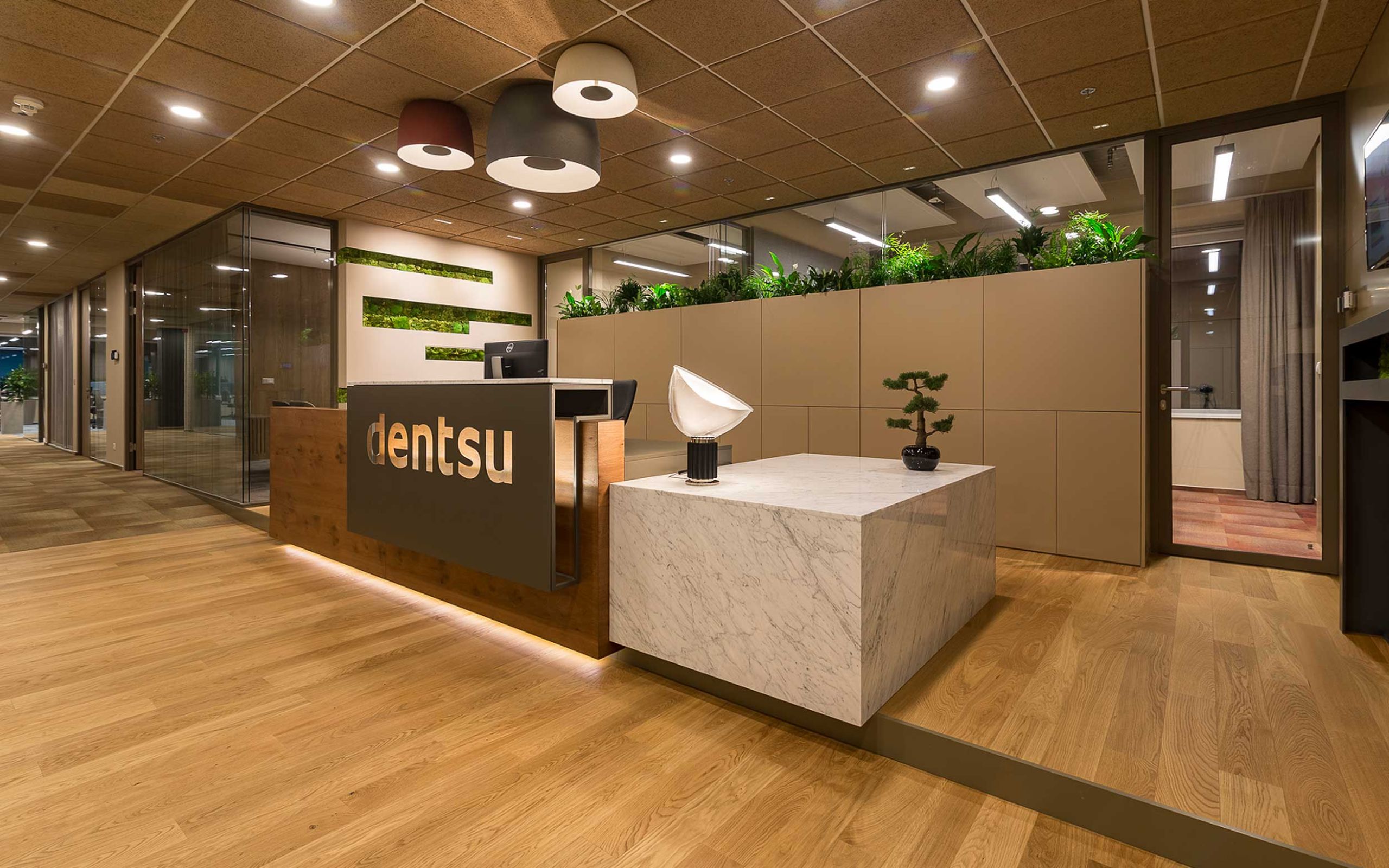 dizajn kancelárií DENTSU - Recepcia